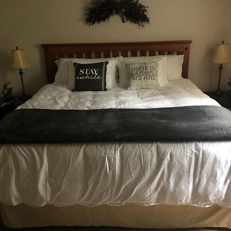 Plush Garden Level Apartment Near Stowe Morristown Екстериор снимка