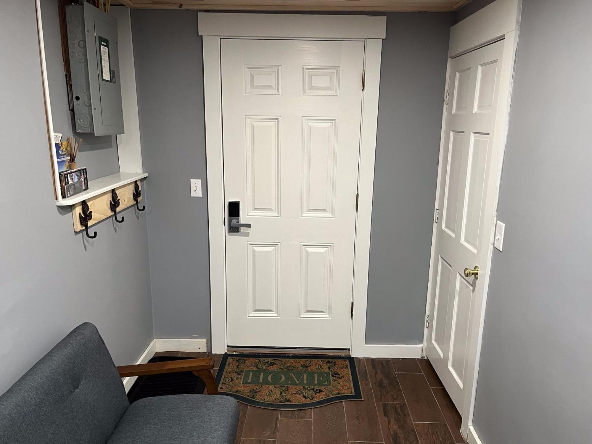 Plush Garden Level Apartment Near Stowe Morristown Екстериор снимка